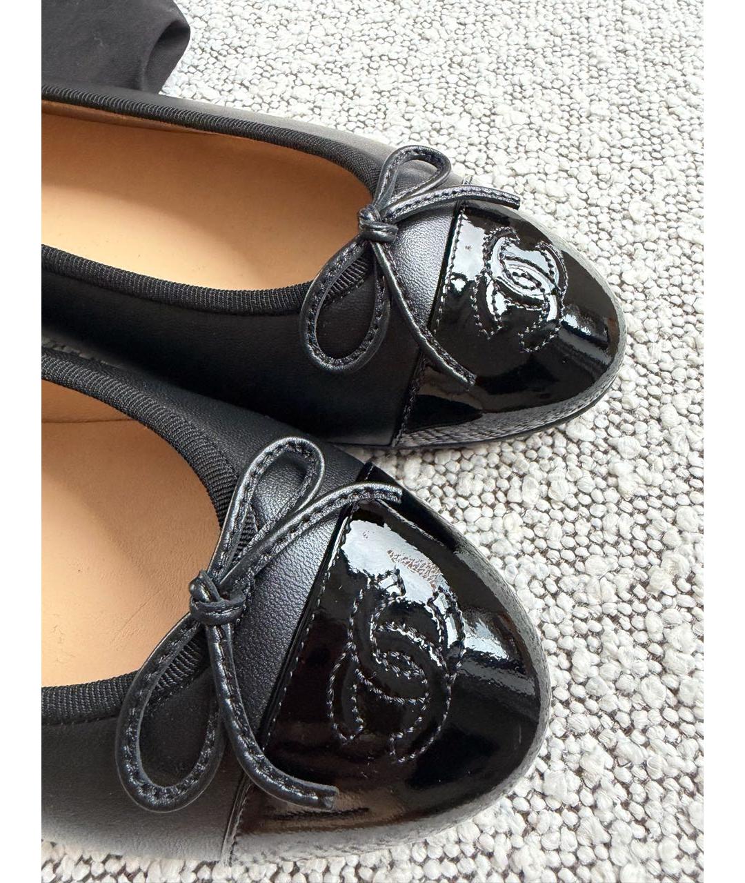 CHANEL Черные кожаные балетки, фото 2