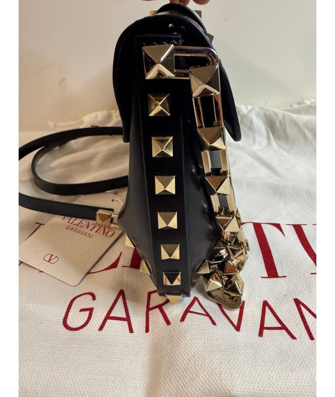 VALENTINO Черная сумка через плечо из лакированной кожи, фото 8