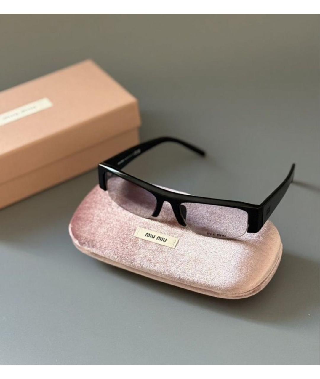 MIU MIU Черные пластиковые солнцезащитные очки, фото 2
