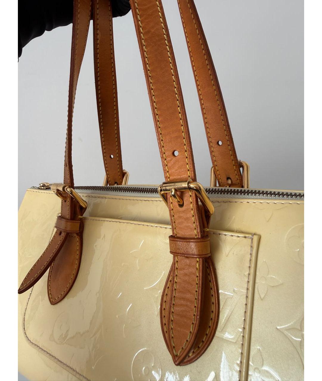 LOUIS VUITTON Бежевая сумка с короткими ручками из лакированной кожи, фото 8
