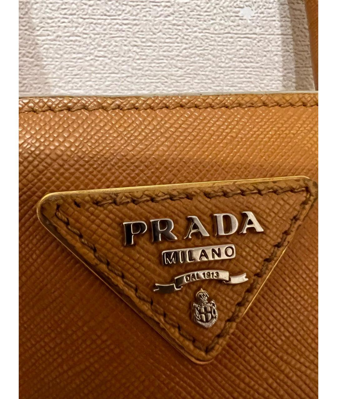 PRADA Горчичная кожаная сумка через плечо, фото 3