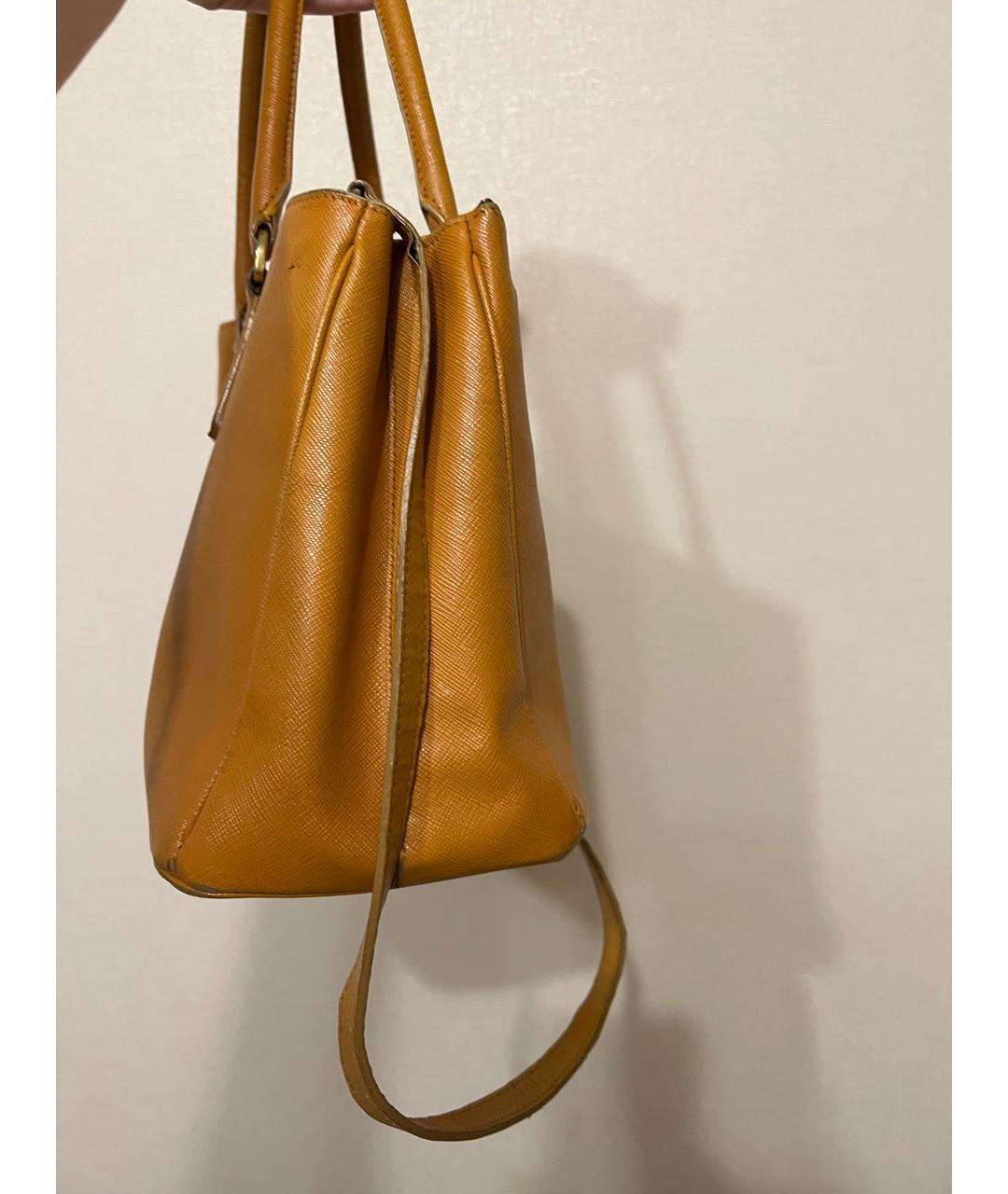PRADA Горчичная кожаная сумка через плечо, фото 5
