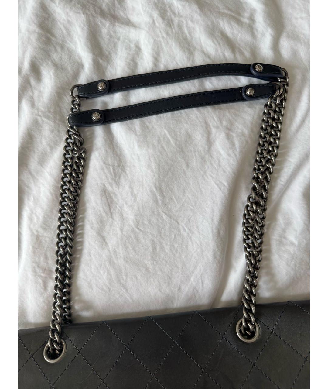 CHANEL Темно-синяя кожаная сумка через плечо, фото 2
