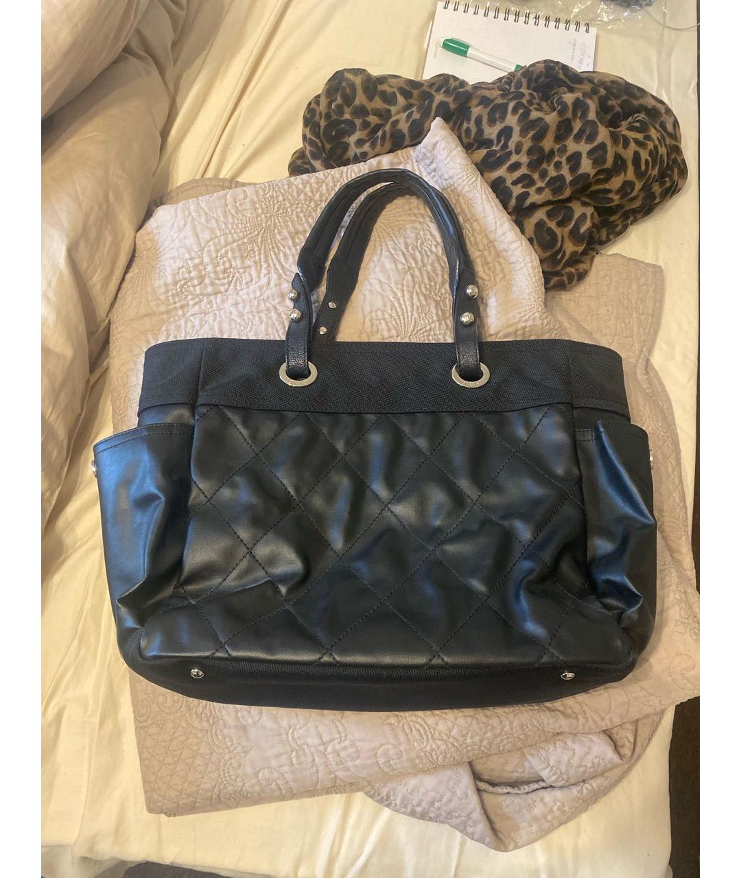 CHANEL Черная сумка тоут из искусственной кожи, фото 2