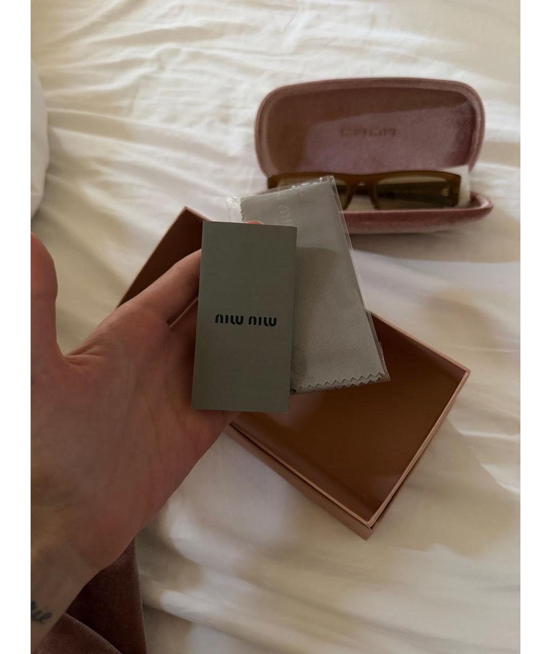 MIU MIU Коричневые пластиковые солнцезащитные очки, фото 4