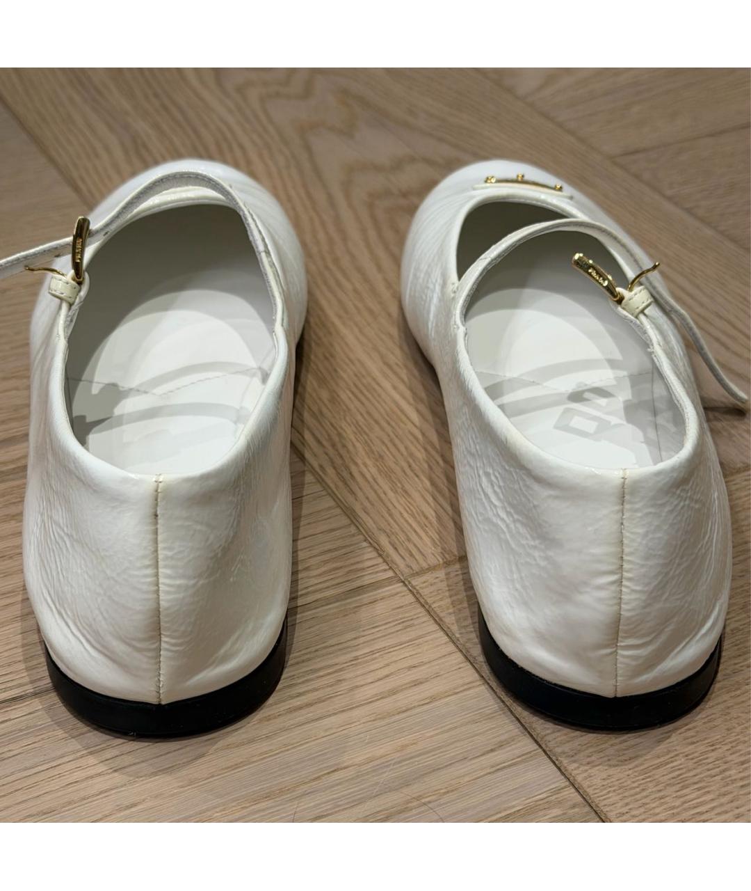 PRADA Белые балетки из лакированной кожи, фото 4