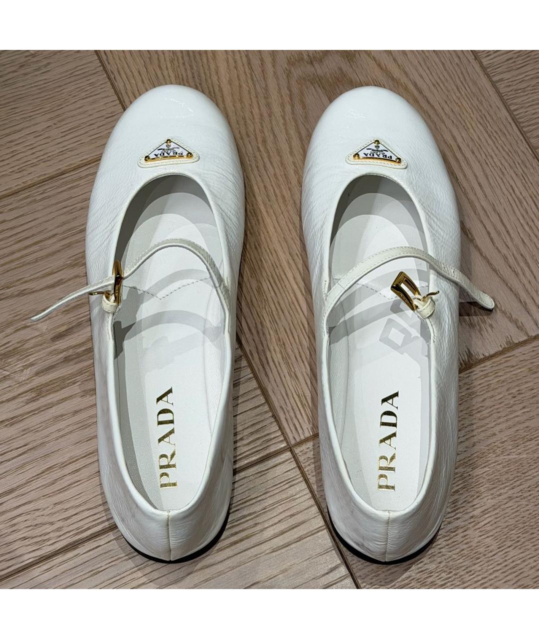 PRADA Белые балетки из лакированной кожи, фото 3