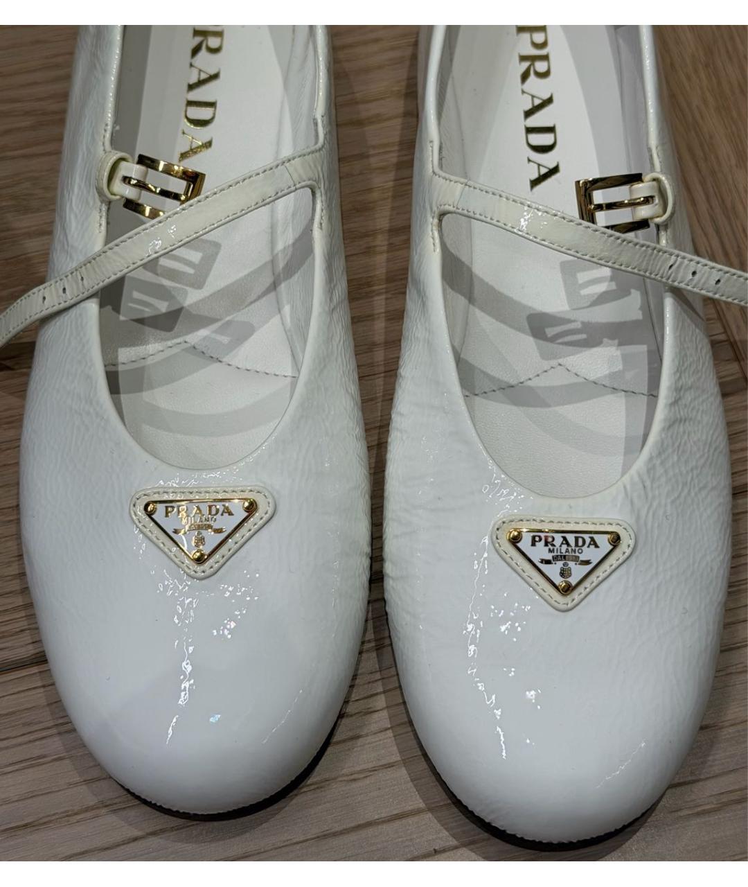PRADA Белые балетки из лакированной кожи, фото 7