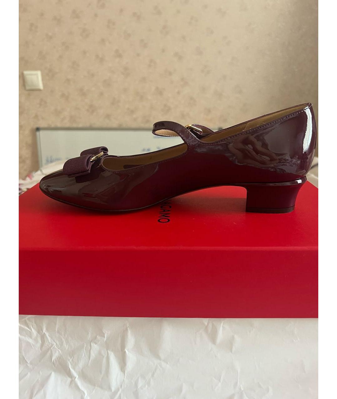 FERRAGAMO Фиолетовые туфли из лакированной кожи, фото 5