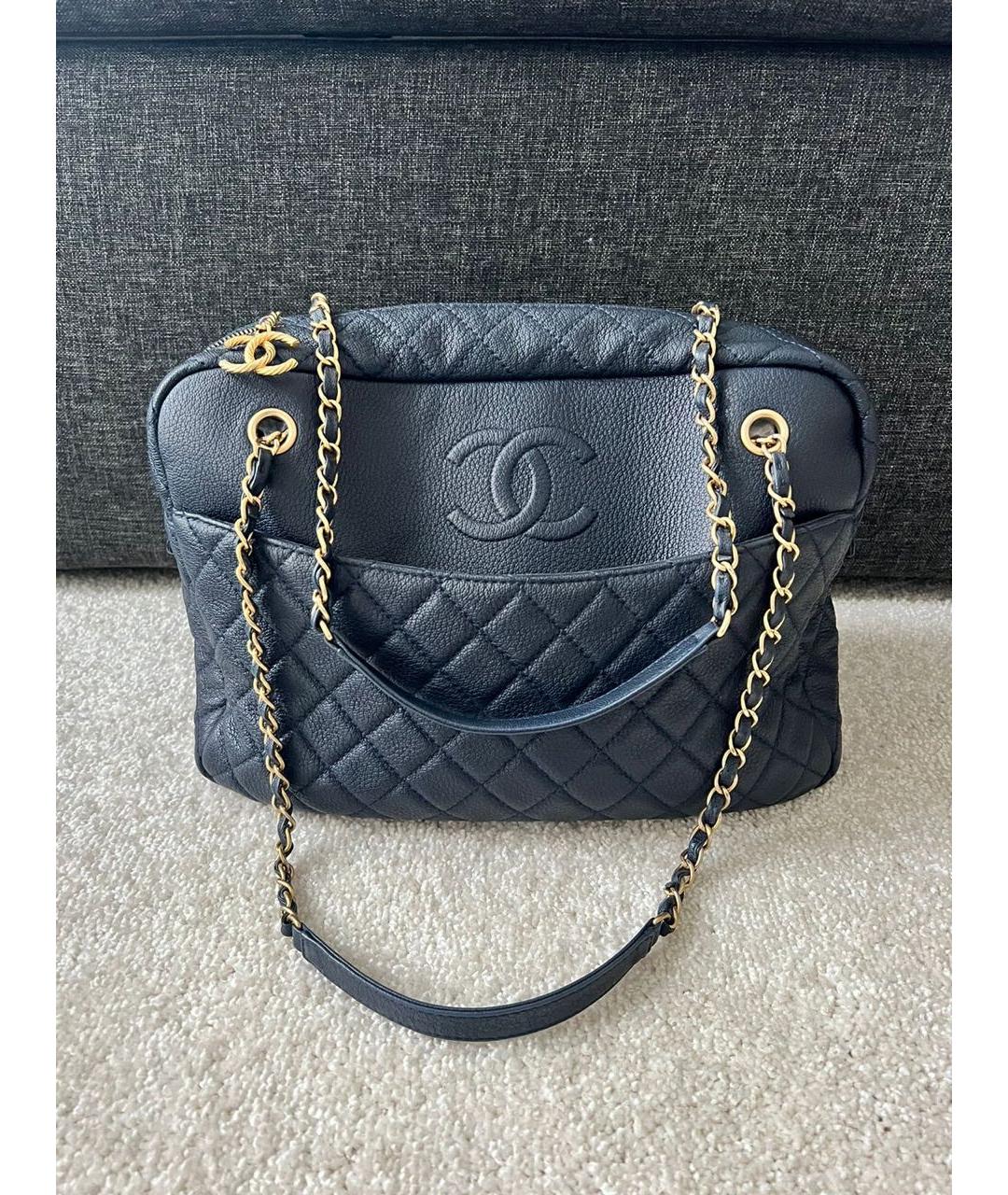 CHANEL Темно-синяя кожаная сумка с короткими ручками, фото 9