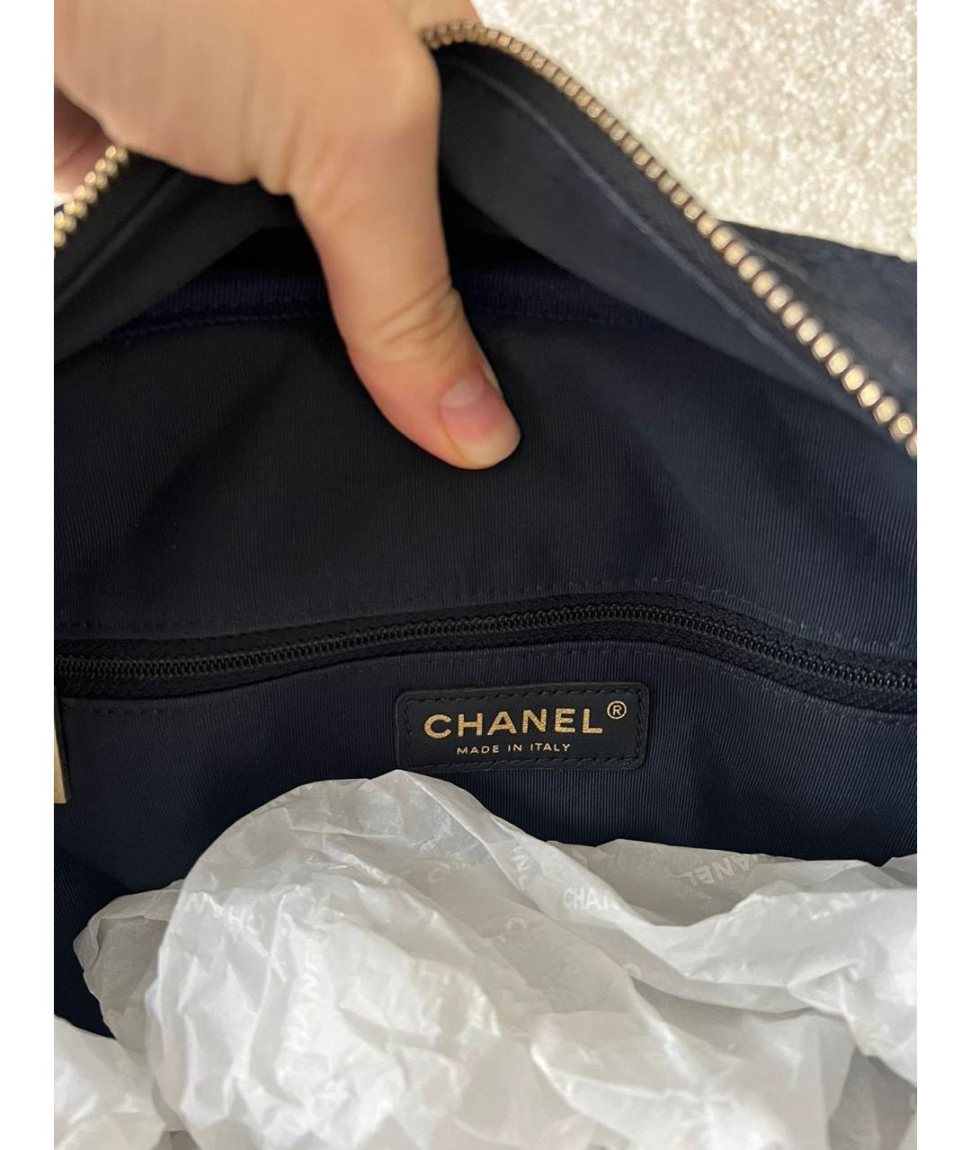 CHANEL Темно-синяя кожаная сумка с короткими ручками, фото 6