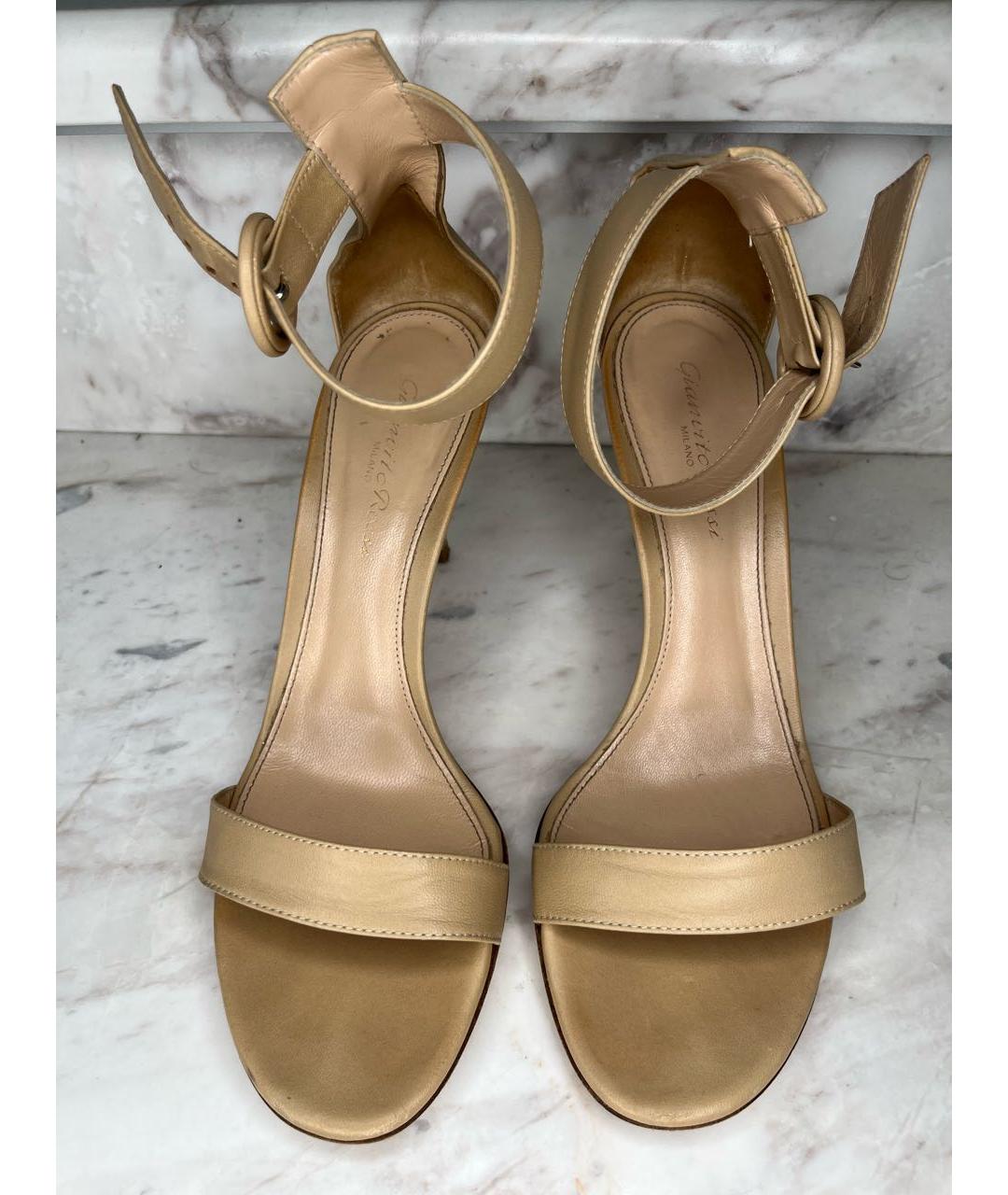 GIANVITO ROSSI Бежевые кожаные босоножки, фото 2