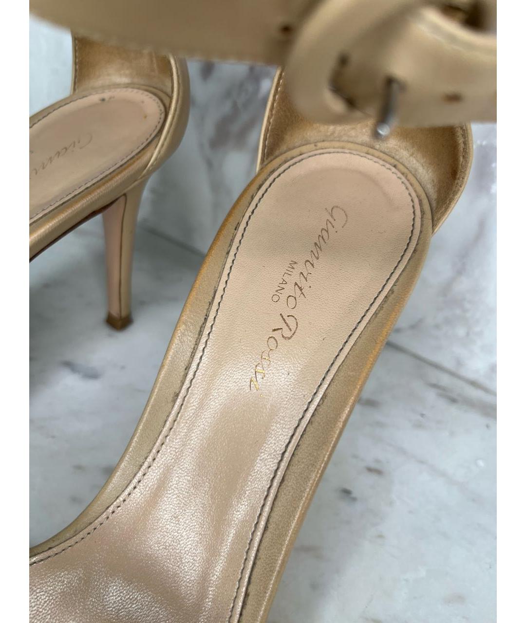 GIANVITO ROSSI Бежевые кожаные босоножки, фото 3