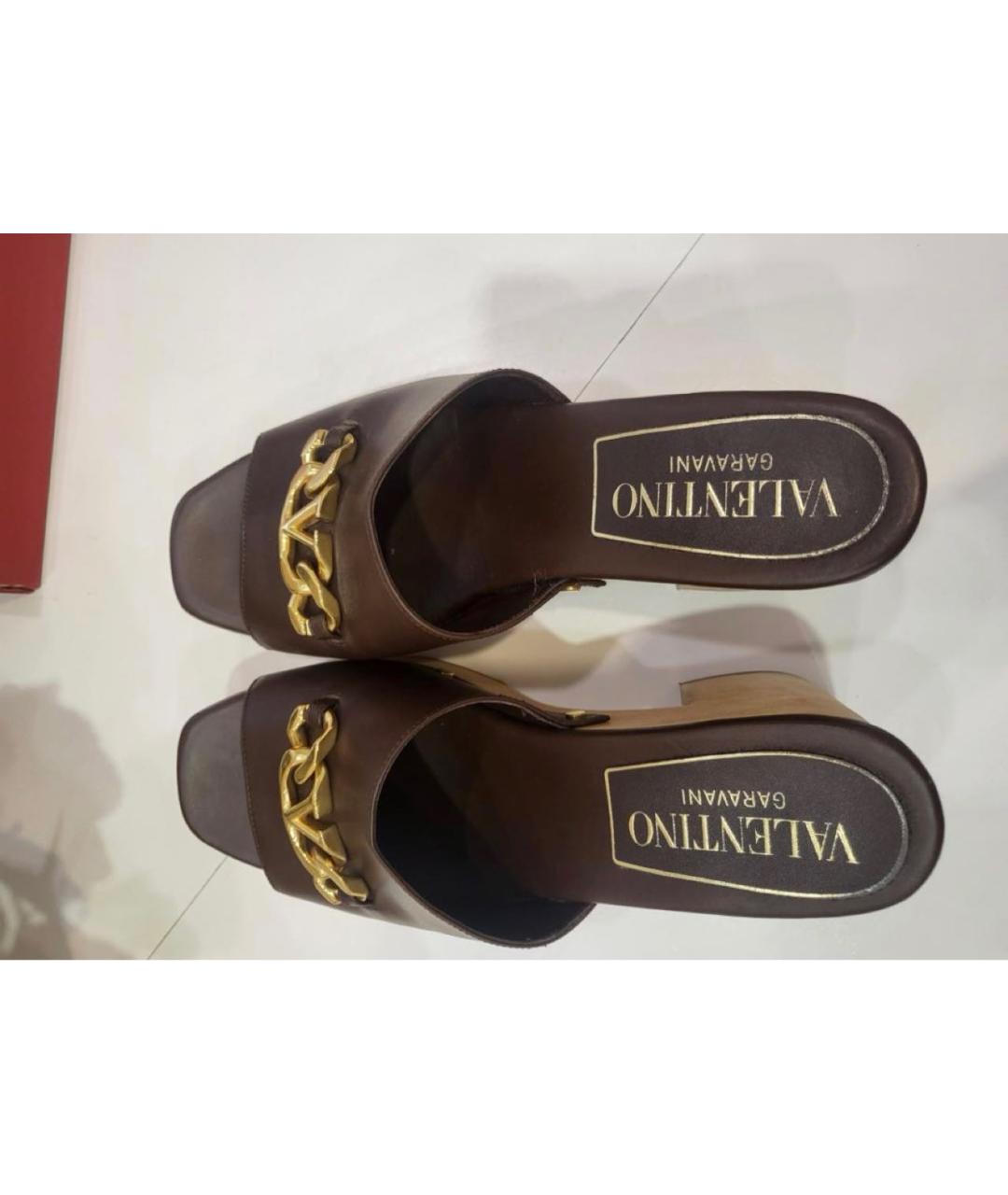 VALENTINO Коричневые кожаные сабо, фото 3