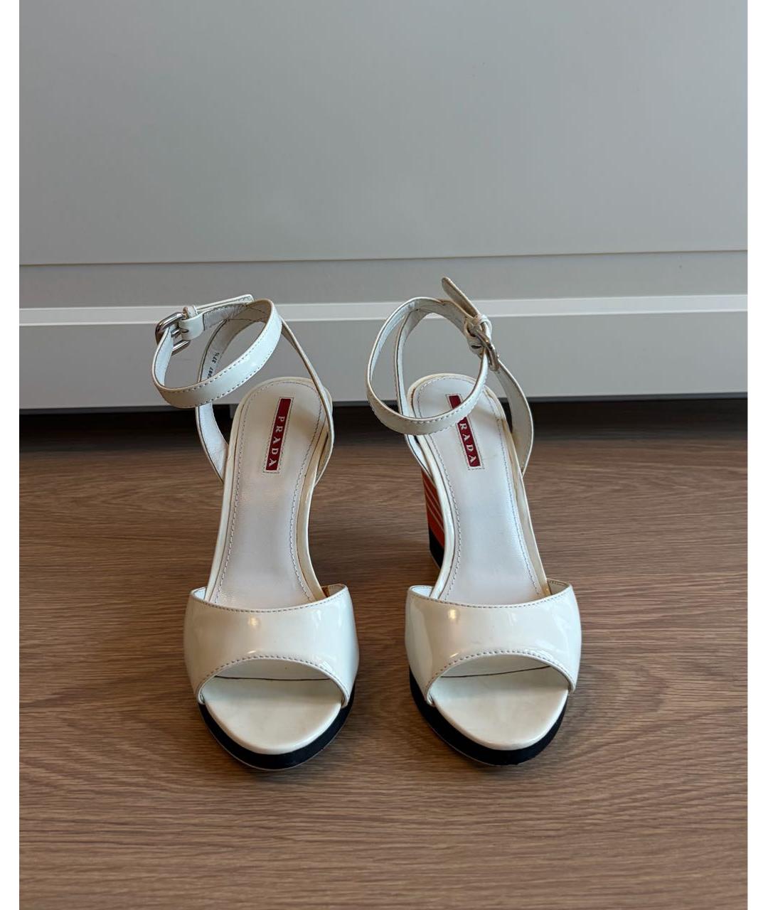 PRADA Мульти босоножки из лакированной кожи, фото 4