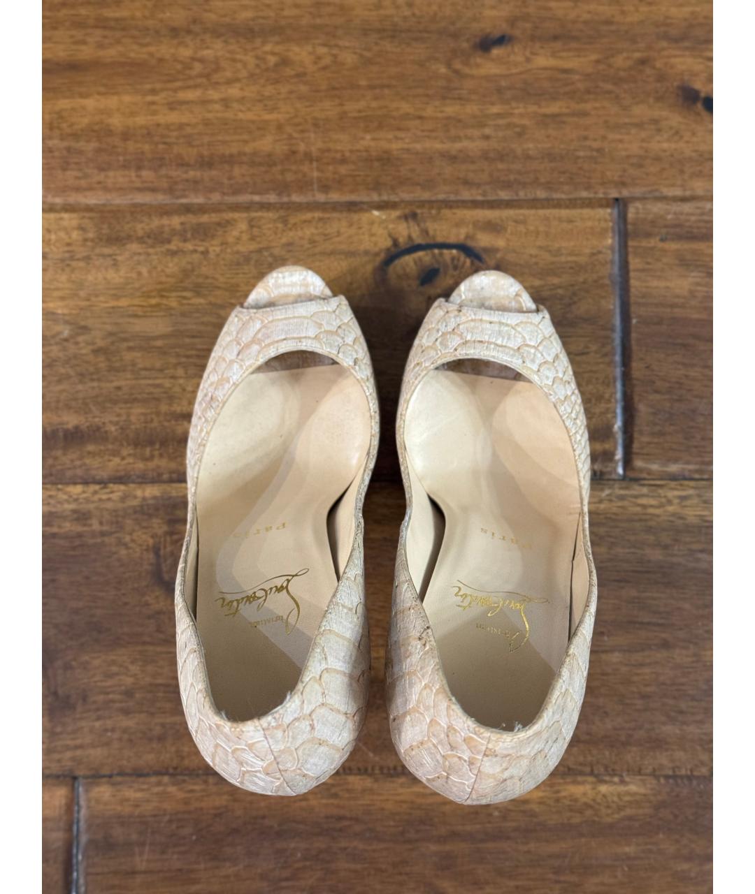 CHRISTIAN LOUBOUTIN Бежевые туфли, фото 3