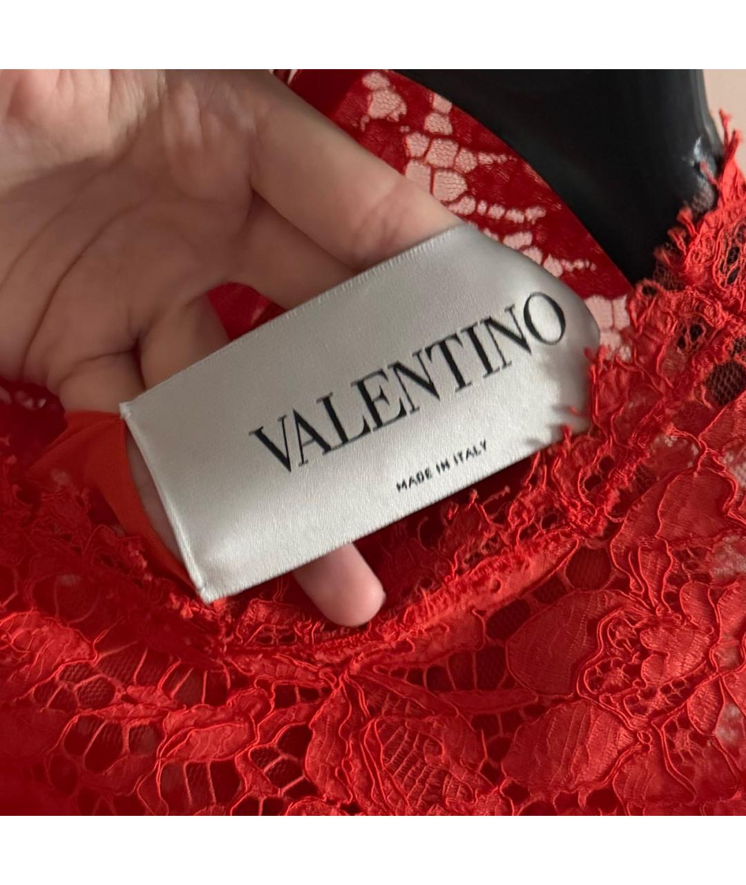 VALENTINO Красное кружевное вечернее платье, фото 3