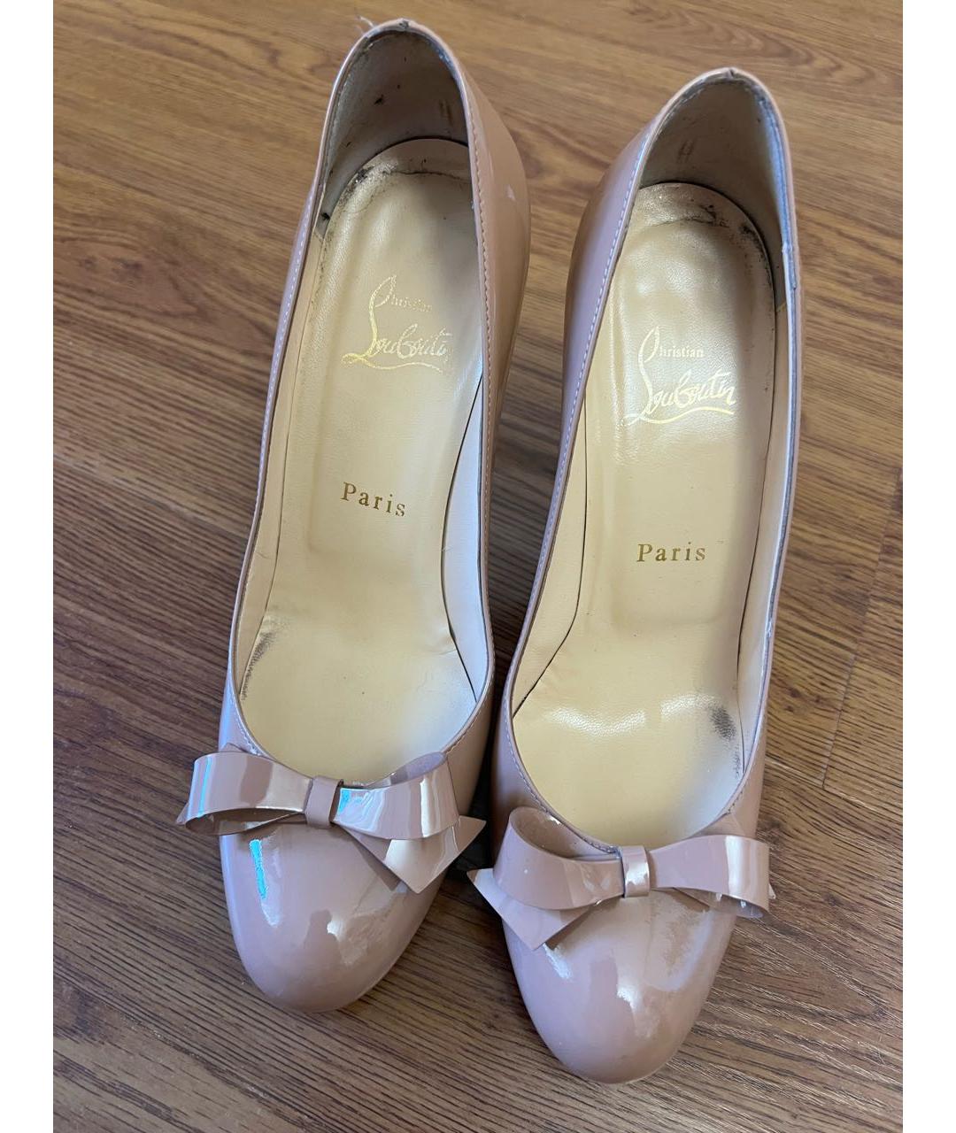 CHRISTIAN LOUBOUTIN Бежевые туфли из лакированной кожи, фото 2