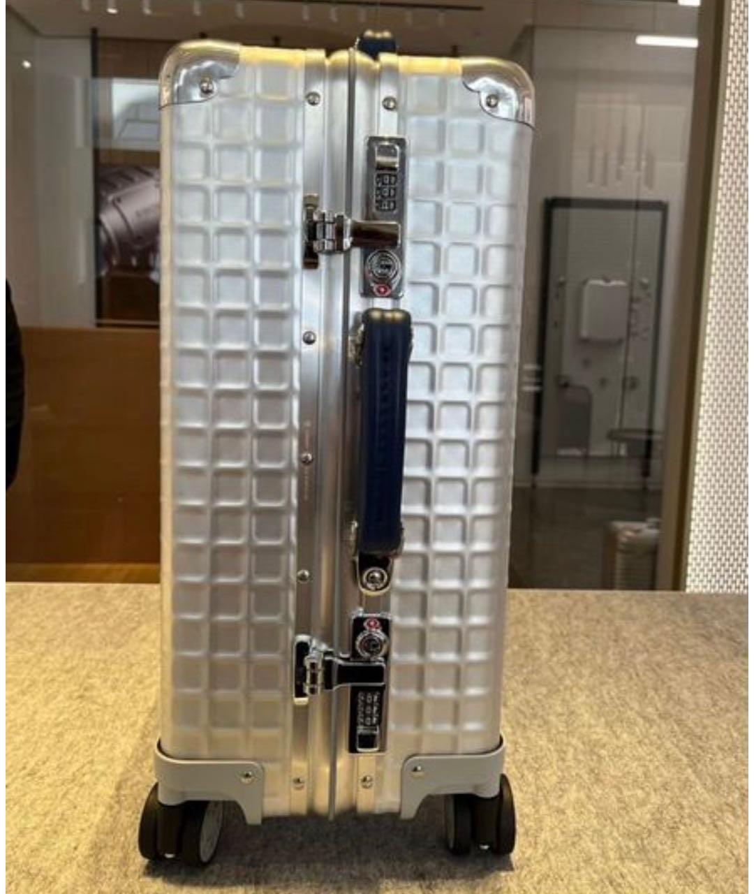 Rimowa Серебряный чемодан, фото 2