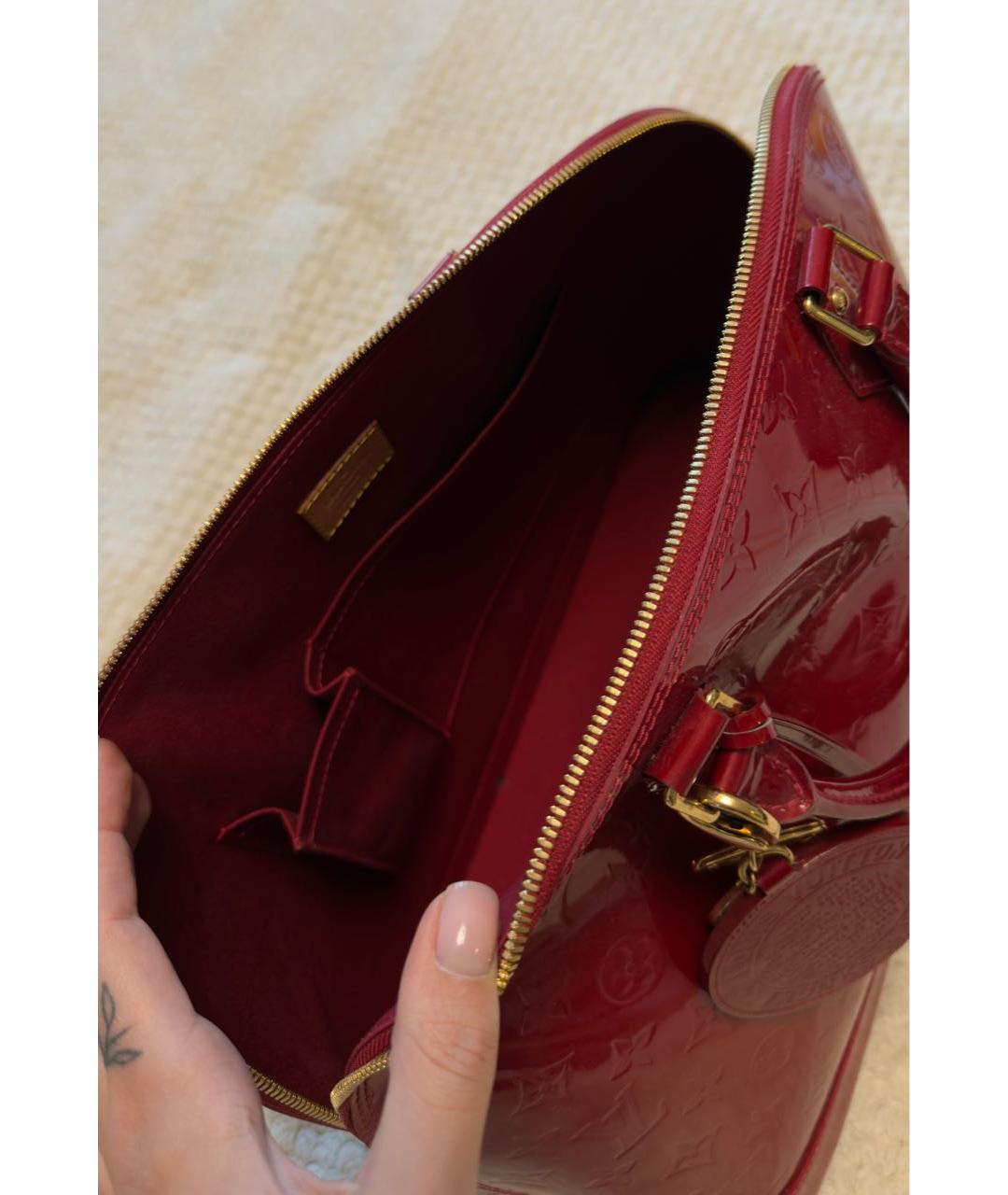 LOUIS VUITTON Бордовая сумка с короткими ручками из лакированной кожи, фото 3