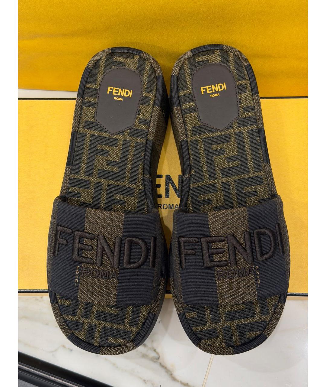 FENDI Коричневые текстильные сандалии, фото 2