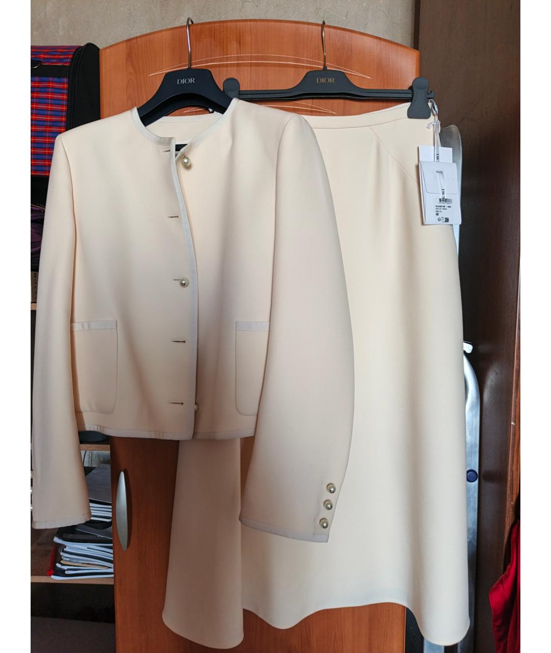 CHRISTIAN DIOR Бежевый костюм с юбками, фото 2