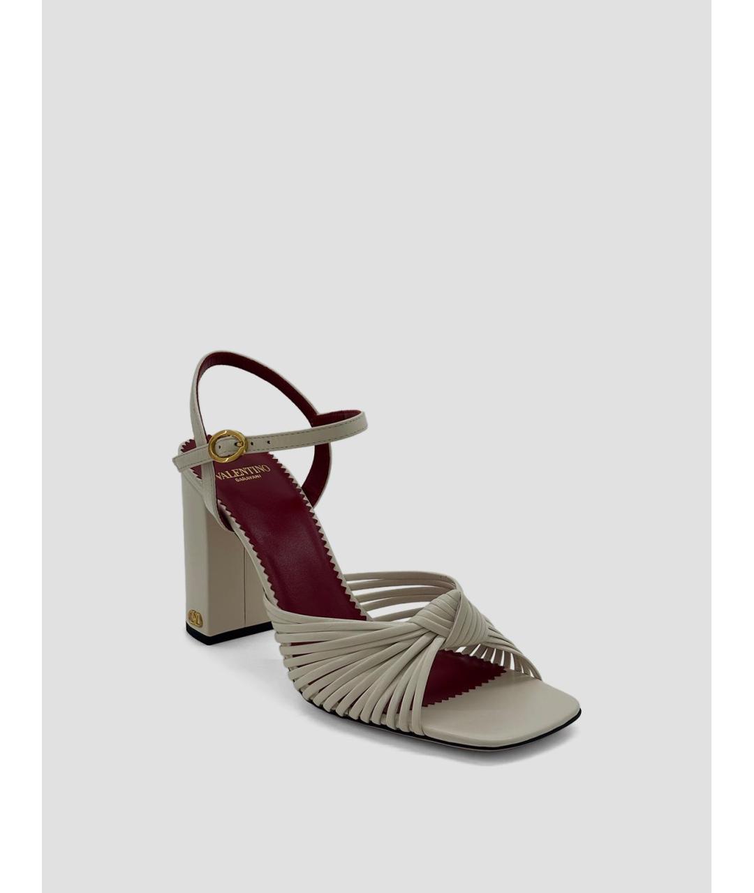 VALENTINO Белые кожаные босоножки, фото 2
