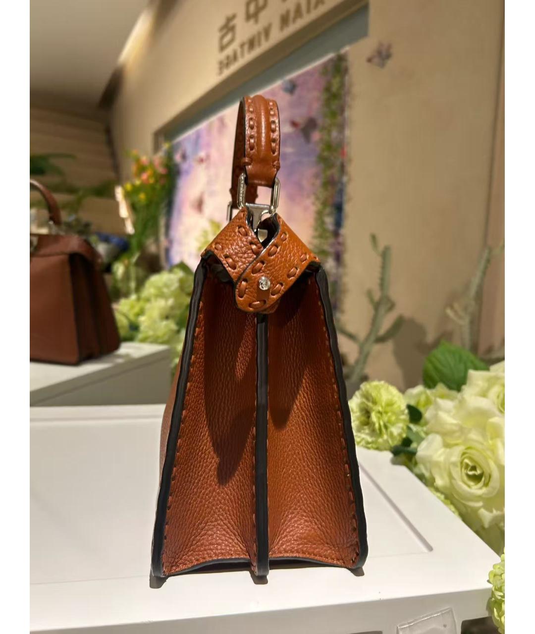 FENDI Коричневая кожаная сумка с короткими ручками, фото 4