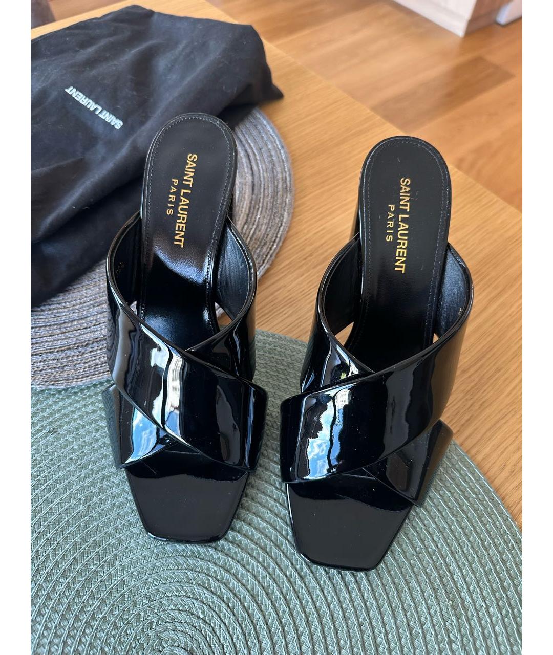 SAINT LAURENT Черные мюли из лакированной кожи, фото 2