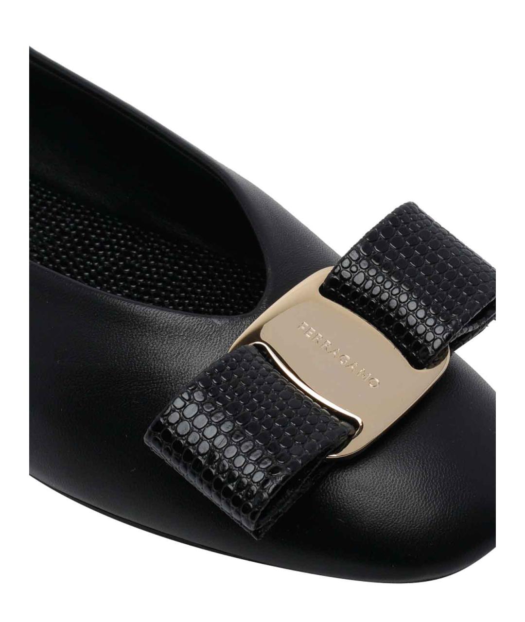 FERRAGAMO Черные кожаные балетки, фото 4