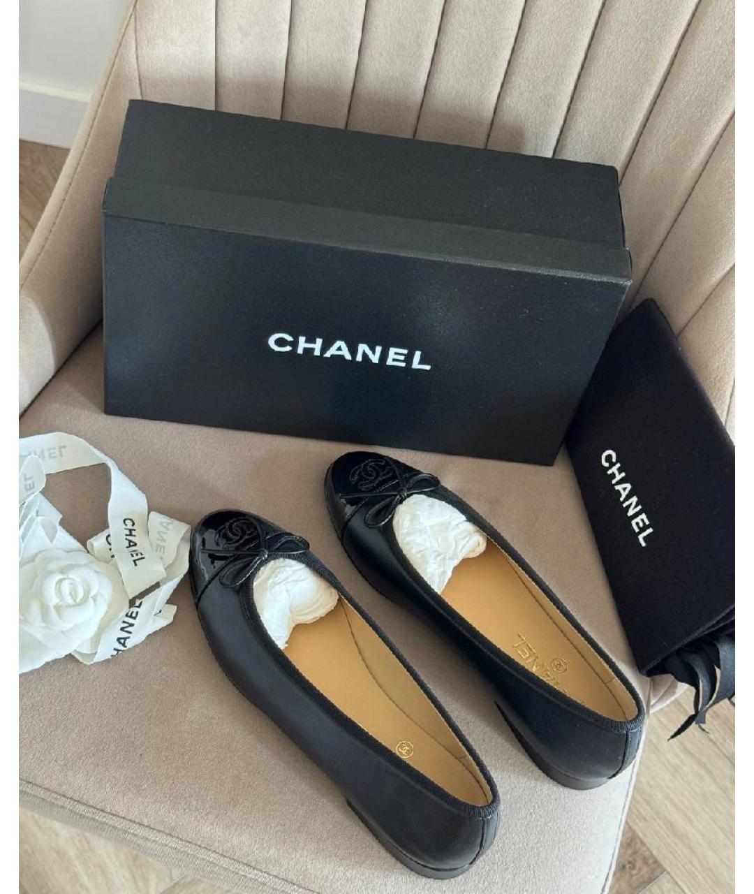 CHANEL Черные кожаные балетки, фото 2