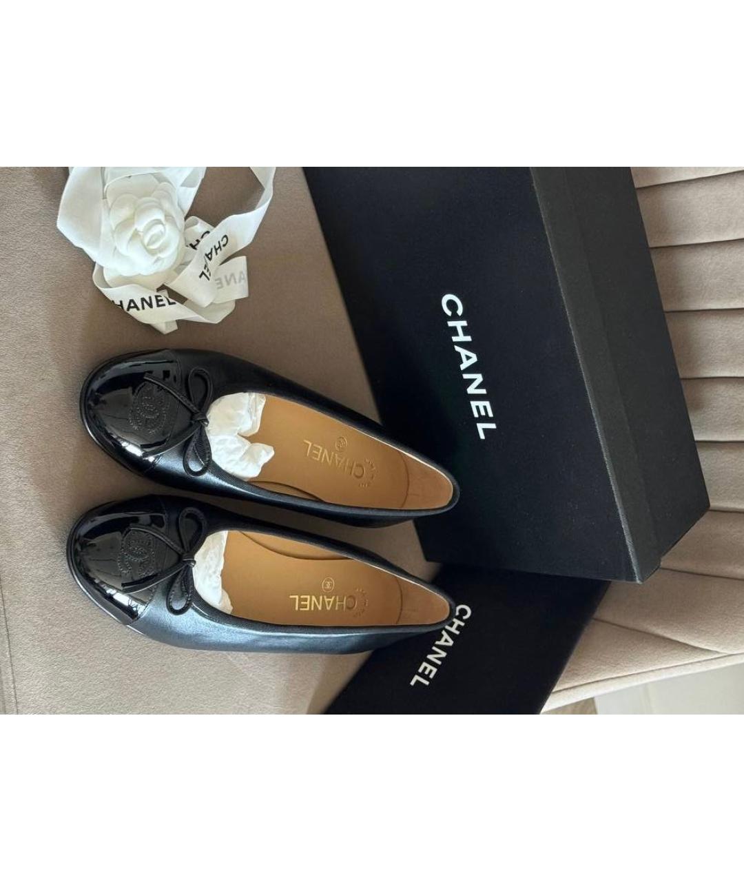 CHANEL Черные кожаные балетки, фото 2