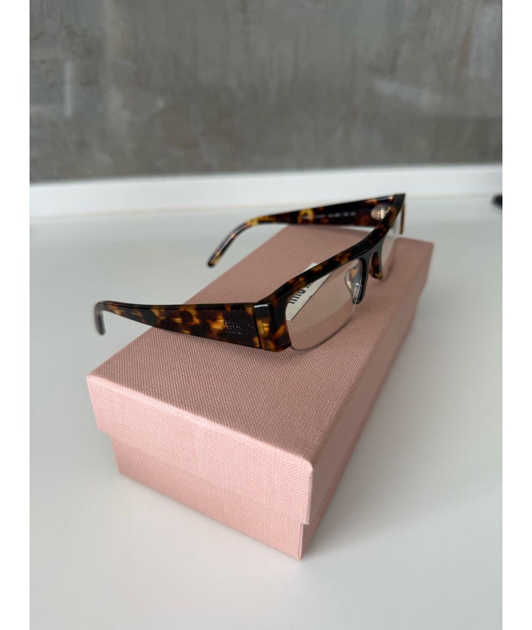 MIU MIU Коричневые пластиковые солнцезащитные очки, фото 2