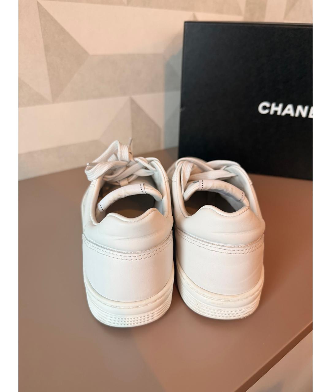 CHANEL Белые кожаные кроссовки, фото 4