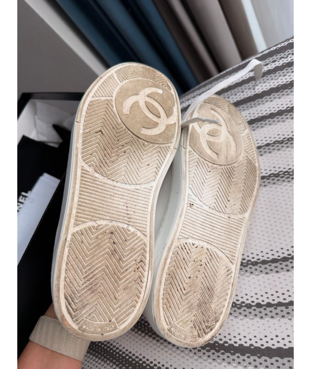 CHANEL Белые кожаные кроссовки, фото 5