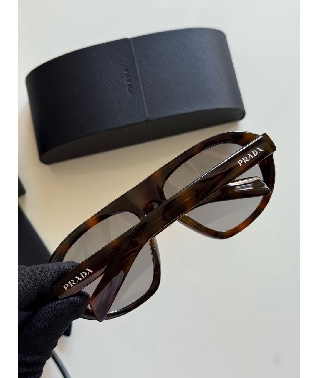 PRADA Коричневые пластиковые солнцезащитные очки, фото 4