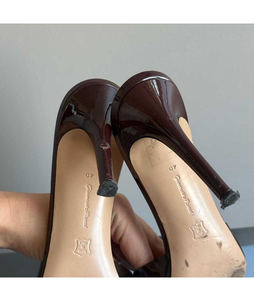 GIANVITO ROSSI Бордовые кожаные мюли, фото 5