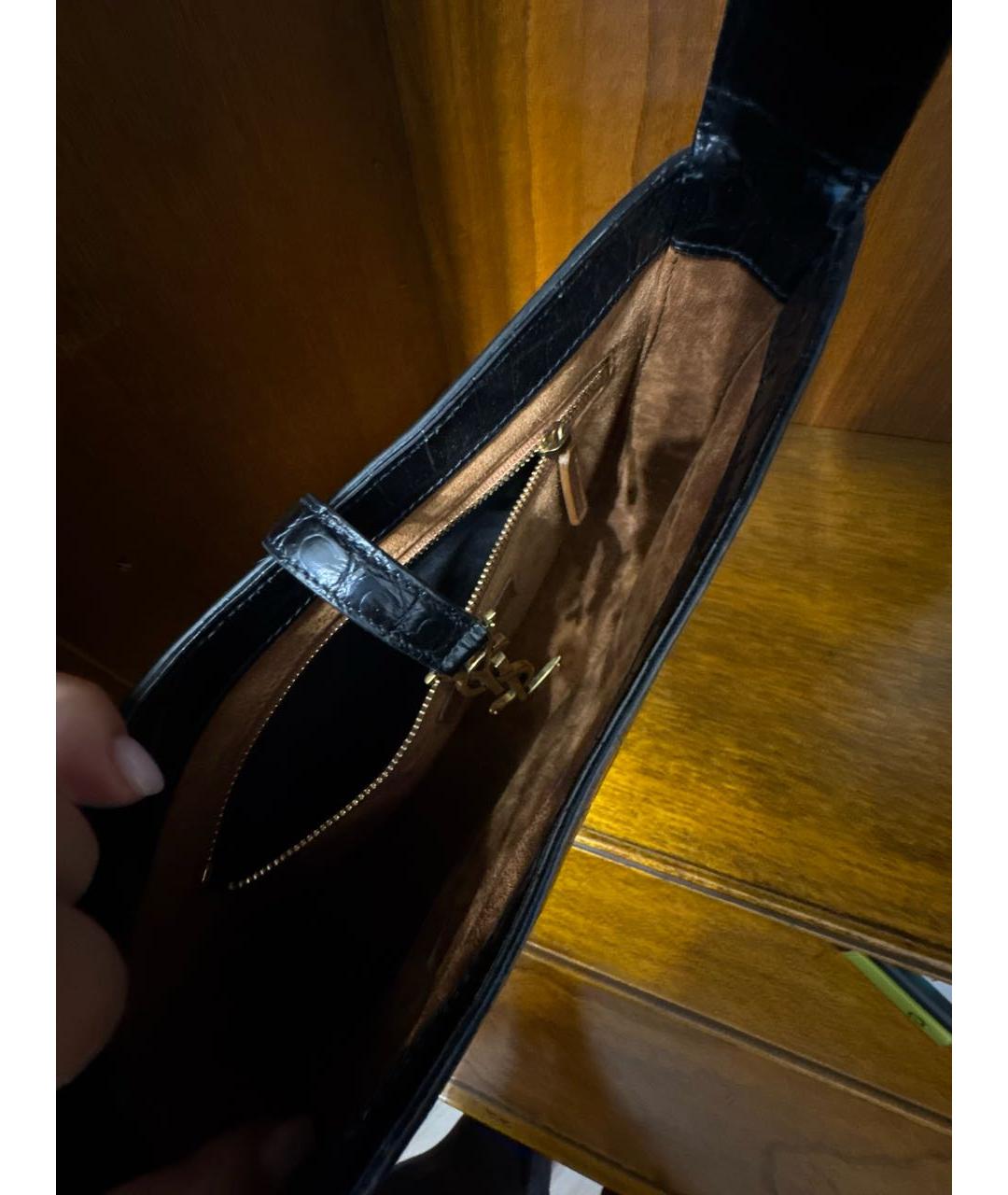 SAINT LAURENT Черная кожаная сумка с короткими ручками, фото 4