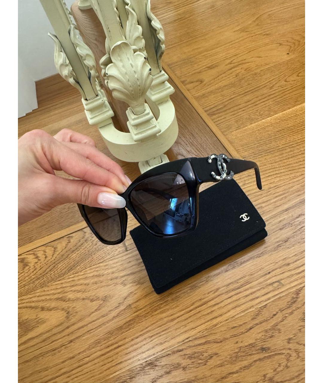 CHANEL Черные пластиковые солнцезащитные очки, фото 2