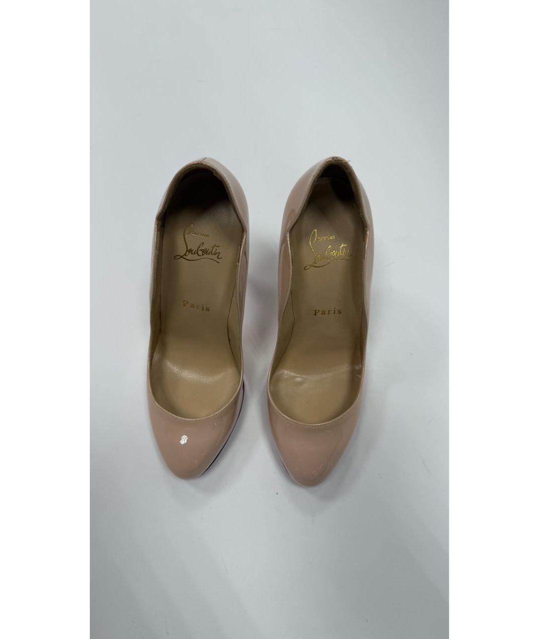 CHRISTIAN LOUBOUTIN Бежевые туфли из лакированной кожи, фото 2