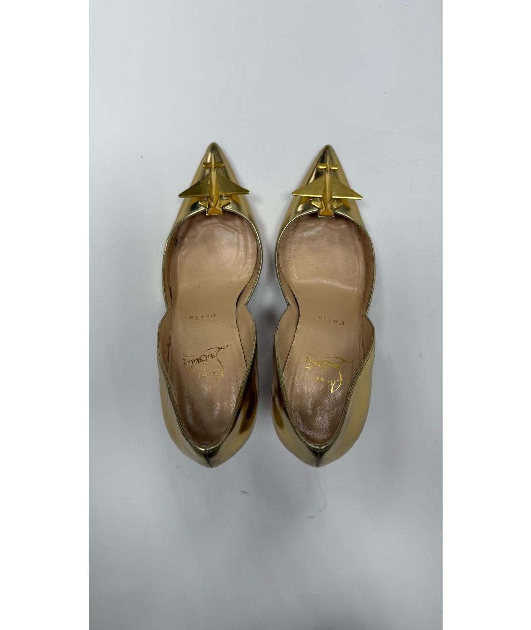 CHRISTIAN LOUBOUTIN Золотые туфли из лакированной кожи, фото 2
