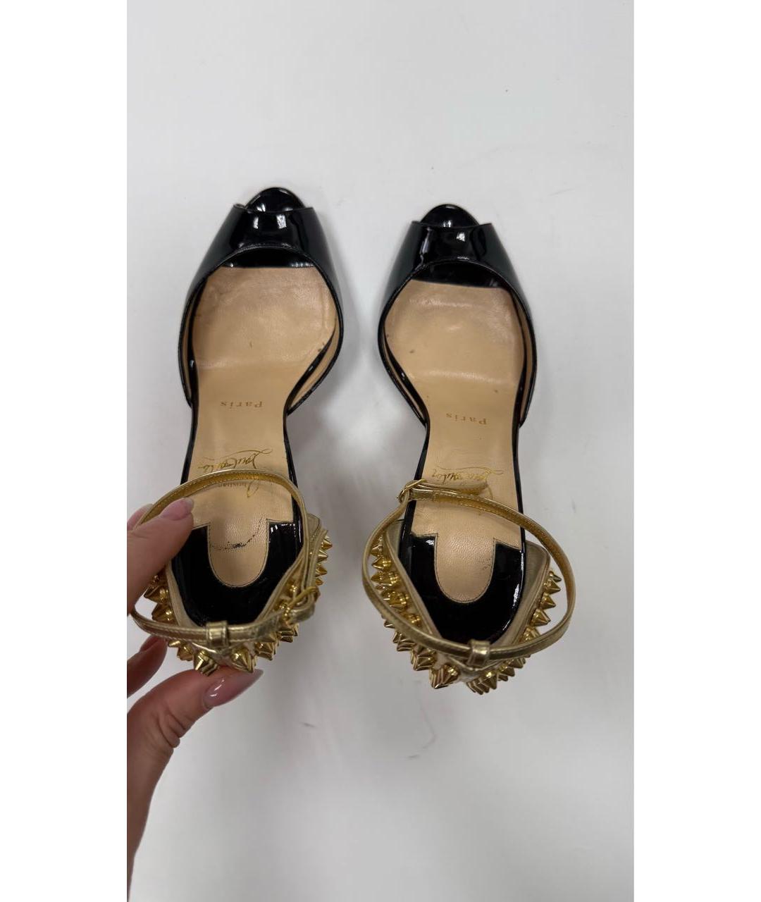 CHRISTIAN LOUBOUTIN Черные босоножки из лакированной кожи, фото 4