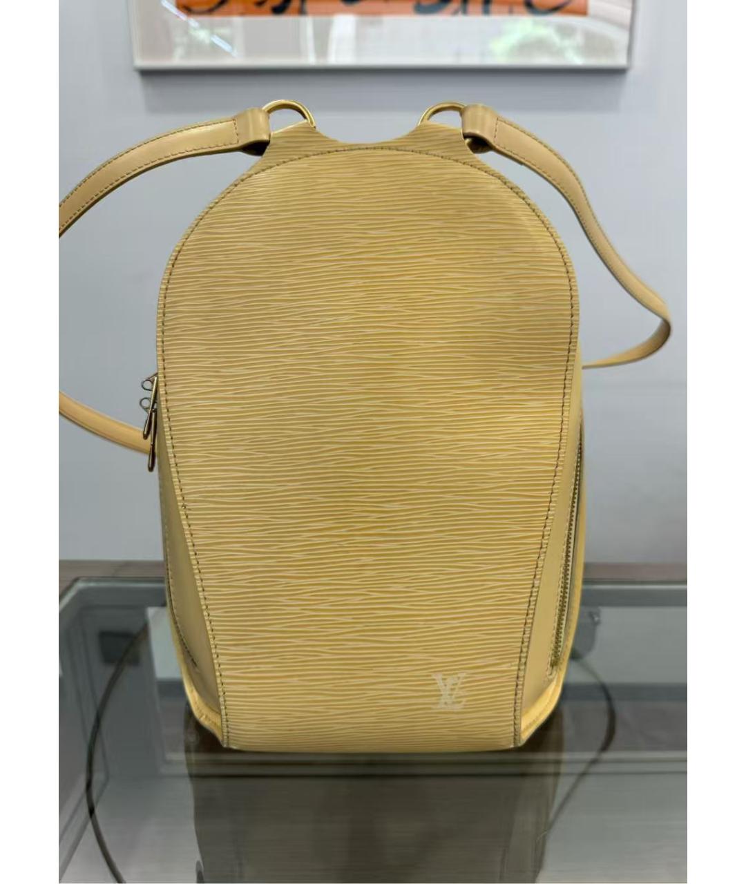 LOUIS VUITTON Желтый кожаный рюкзак, фото 5