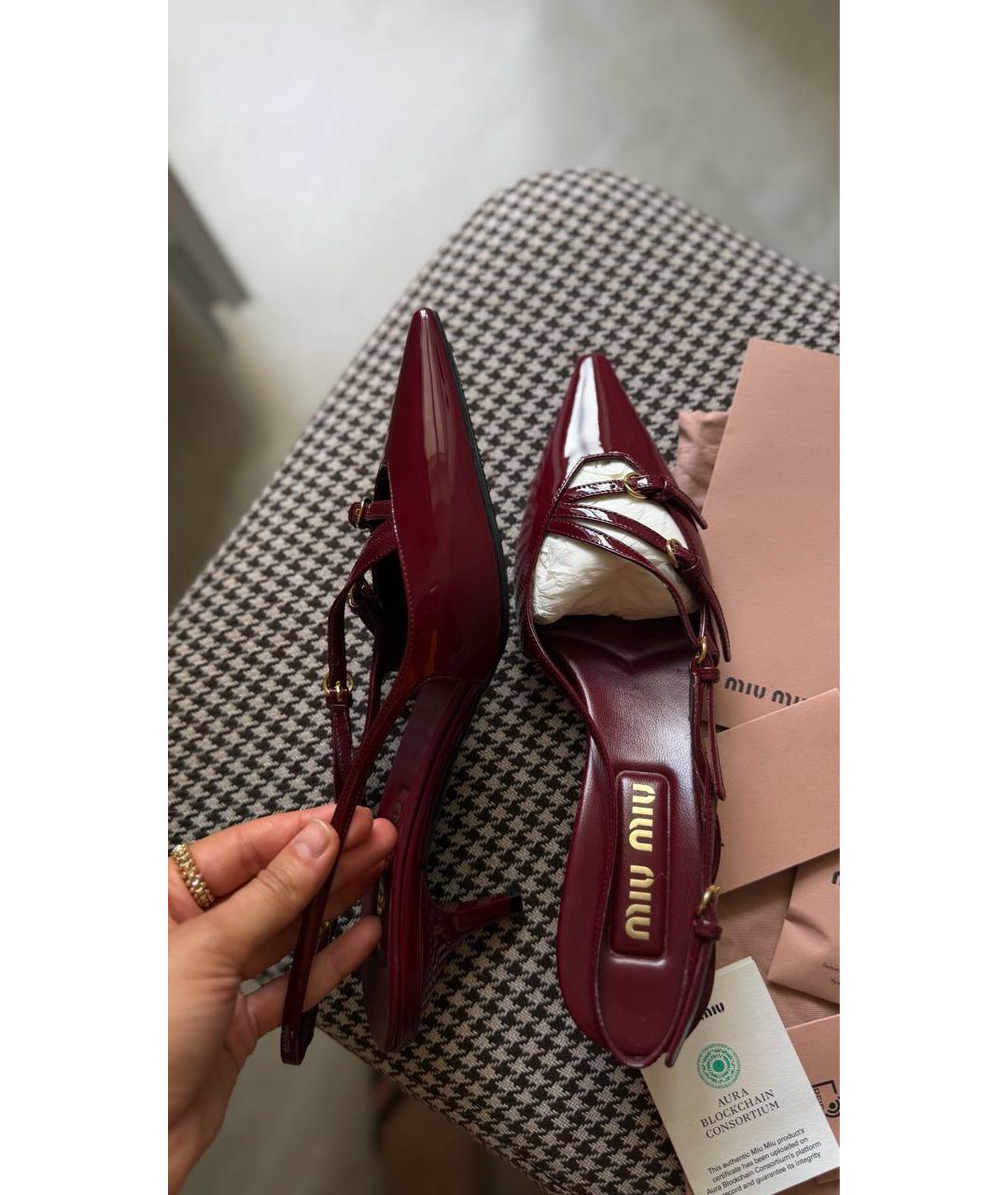 MIU MIU Бордовые туфли из лакированной кожи, фото 5