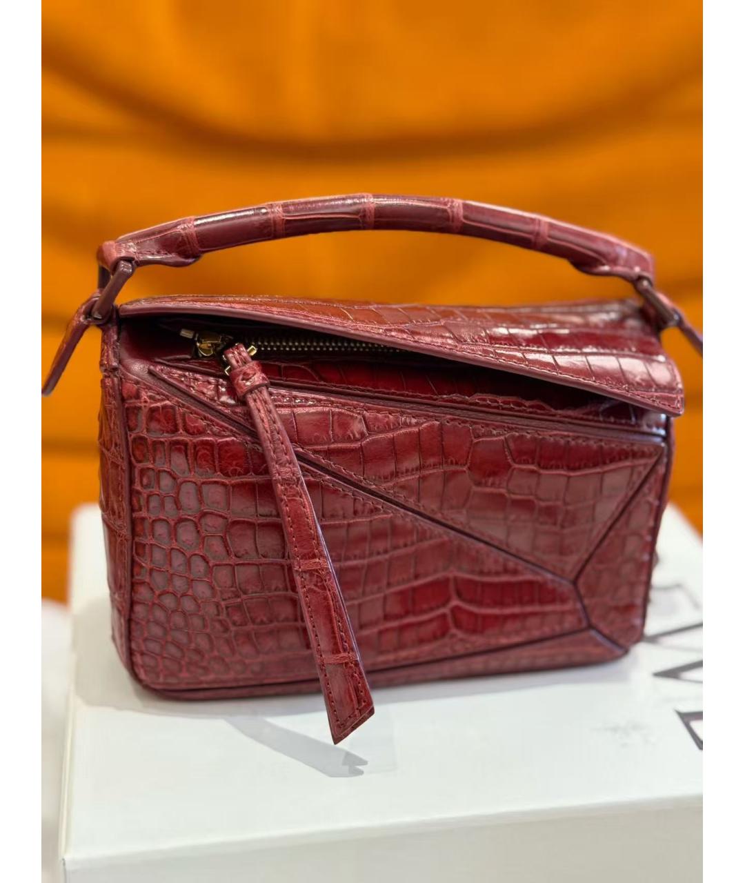 LOEWE Красная сумка с короткими ручками из экзотической кожи, фото 5