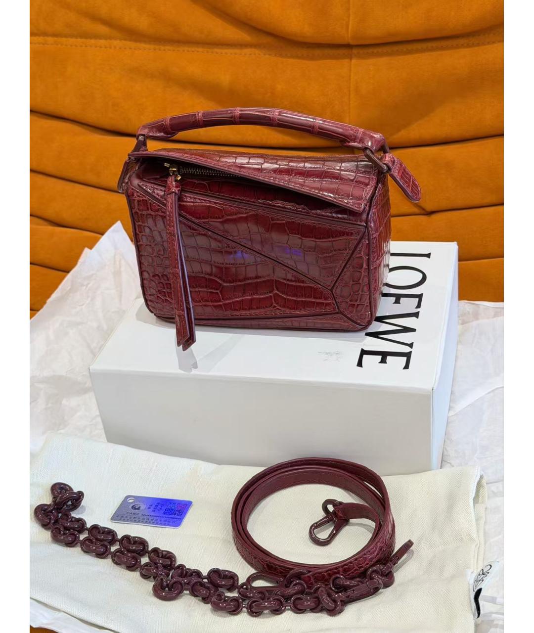 LOEWE Красная сумка с короткими ручками из экзотической кожи, фото 2