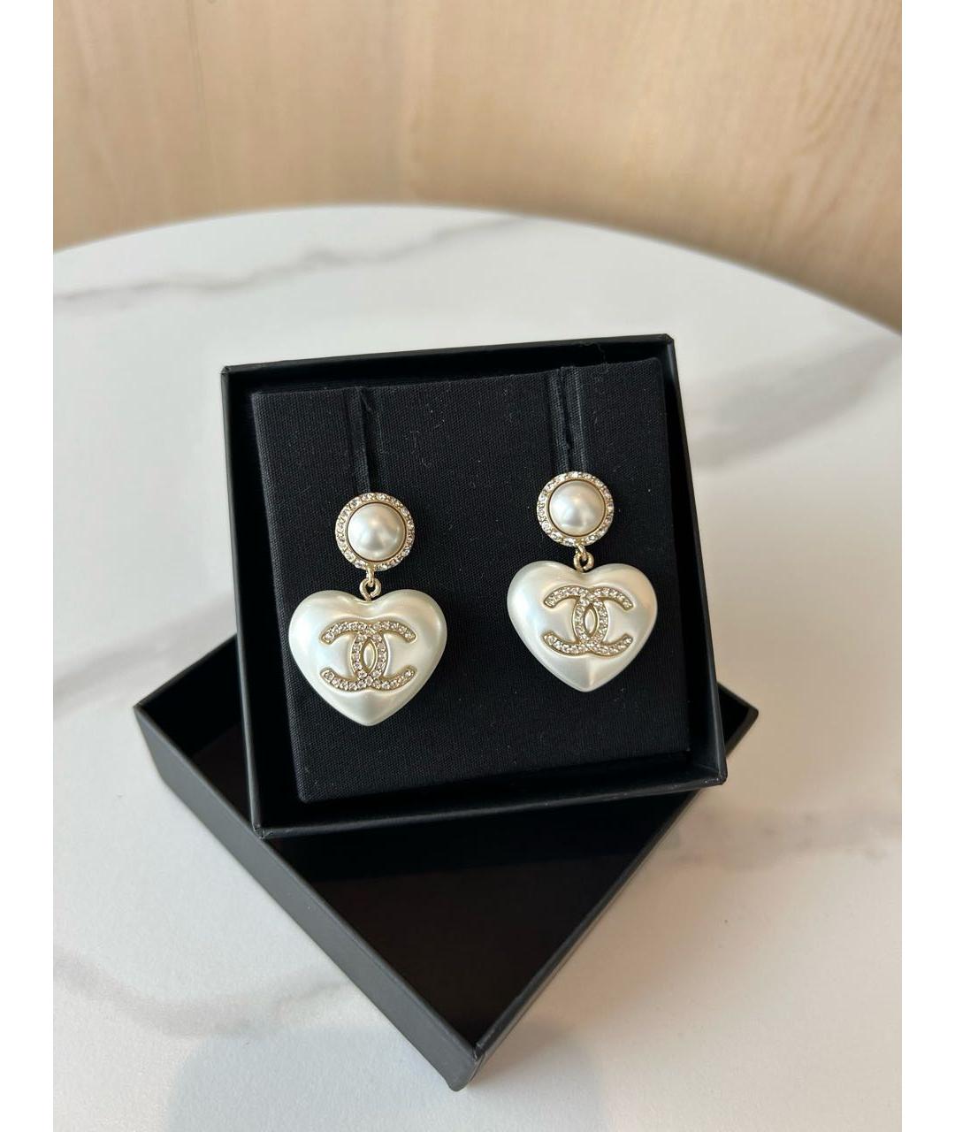 CHANEL Бежевые серьги, фото 2