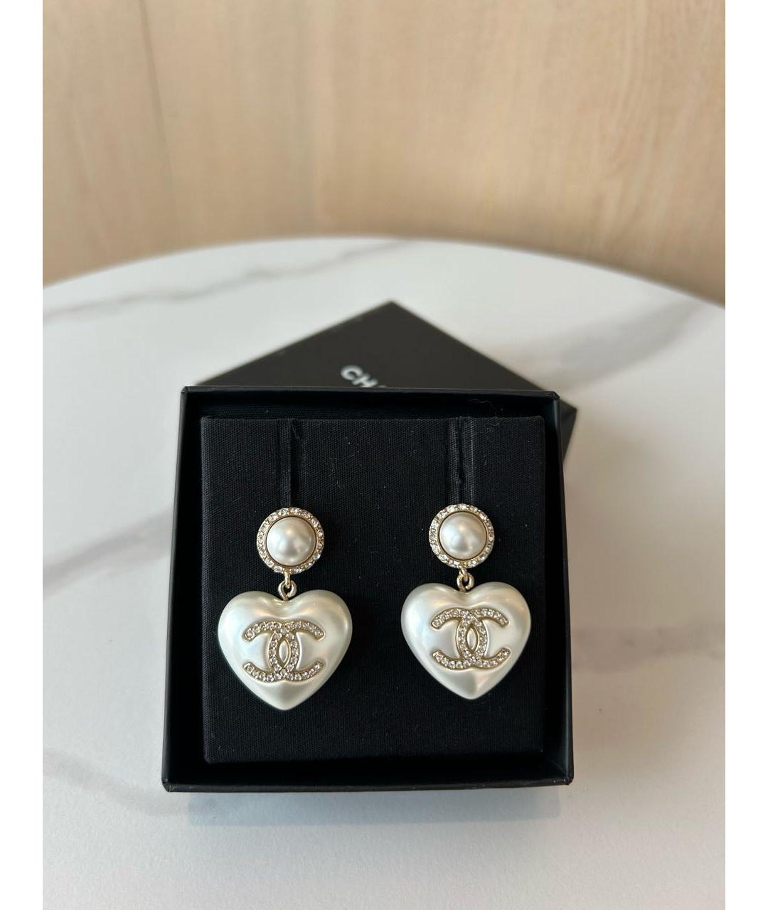 CHANEL Бежевые серьги, фото 4