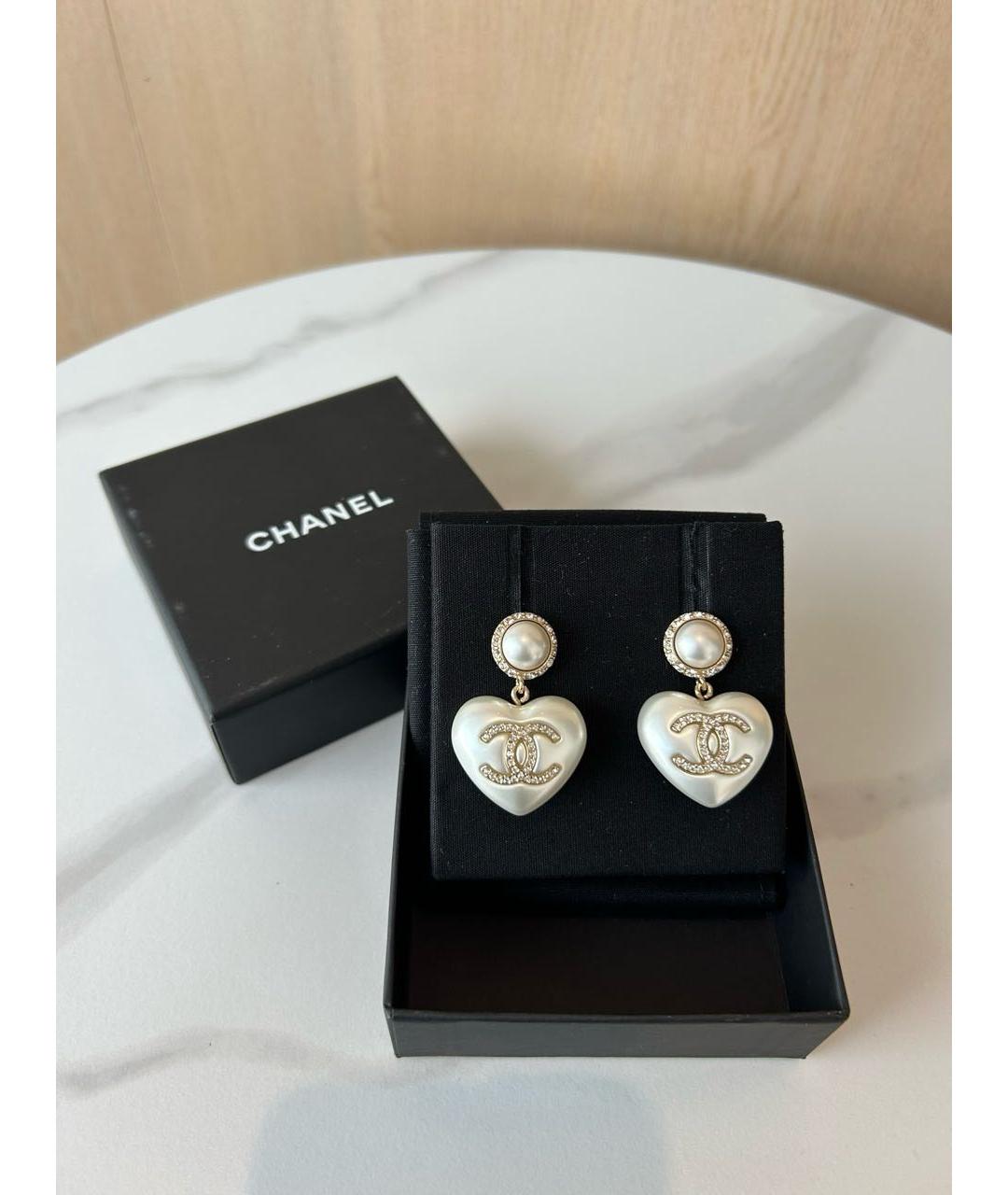 CHANEL Бежевые серьги, фото 3