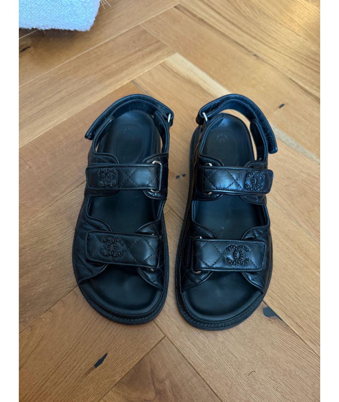 CHANEL Черные кожаные босоножки, фото 2